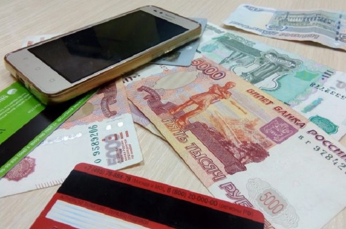 Дежурная часть: курянин отдал мошенникам почти 3 миллиона рублей, которые занял в нескольких банках