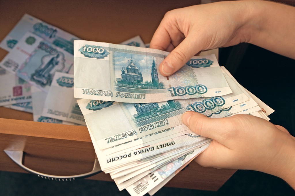 Курянка лишилась 7 тыс. рублей в погоне за призом