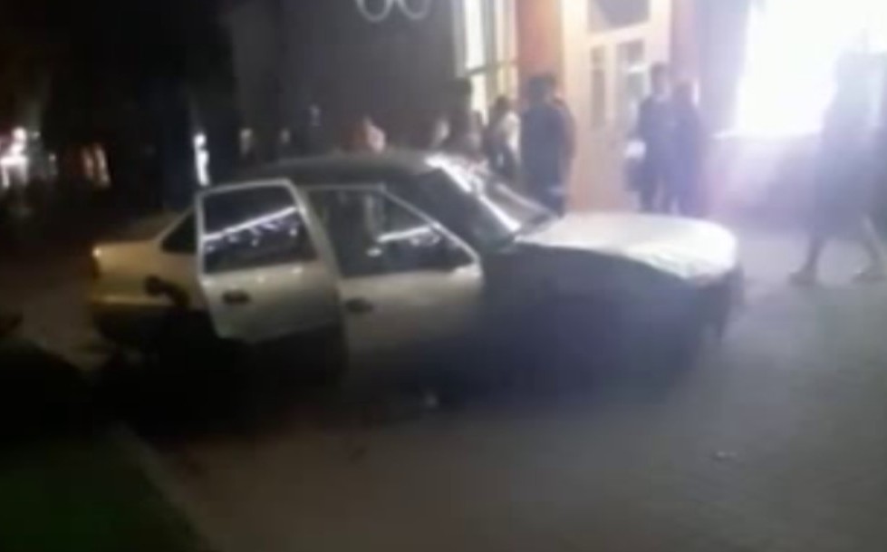 В Курске пьяный автомобилист дважды пытался убежать от полицейских 