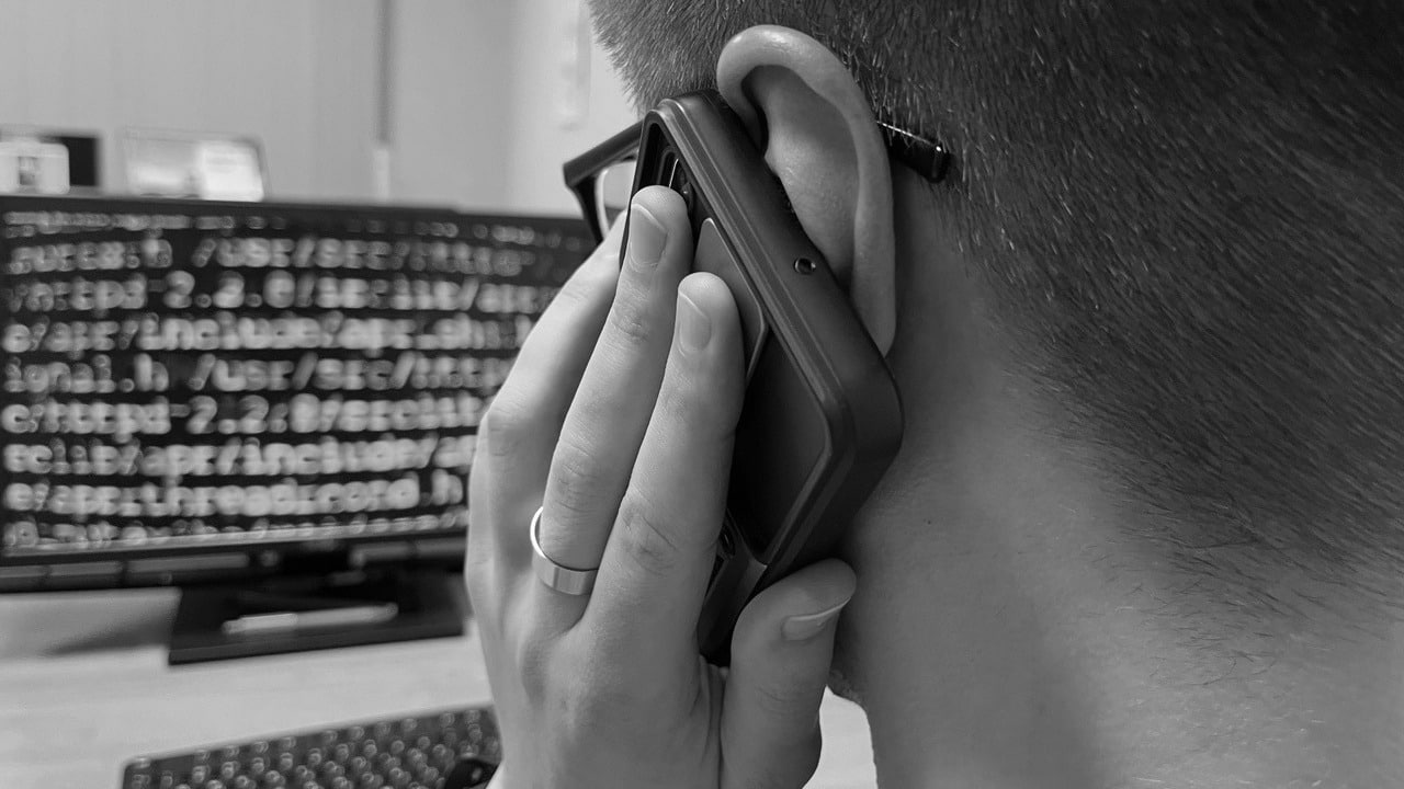Двое жителей Курской области пытались продать дома и лишились 127 тысяч рублей