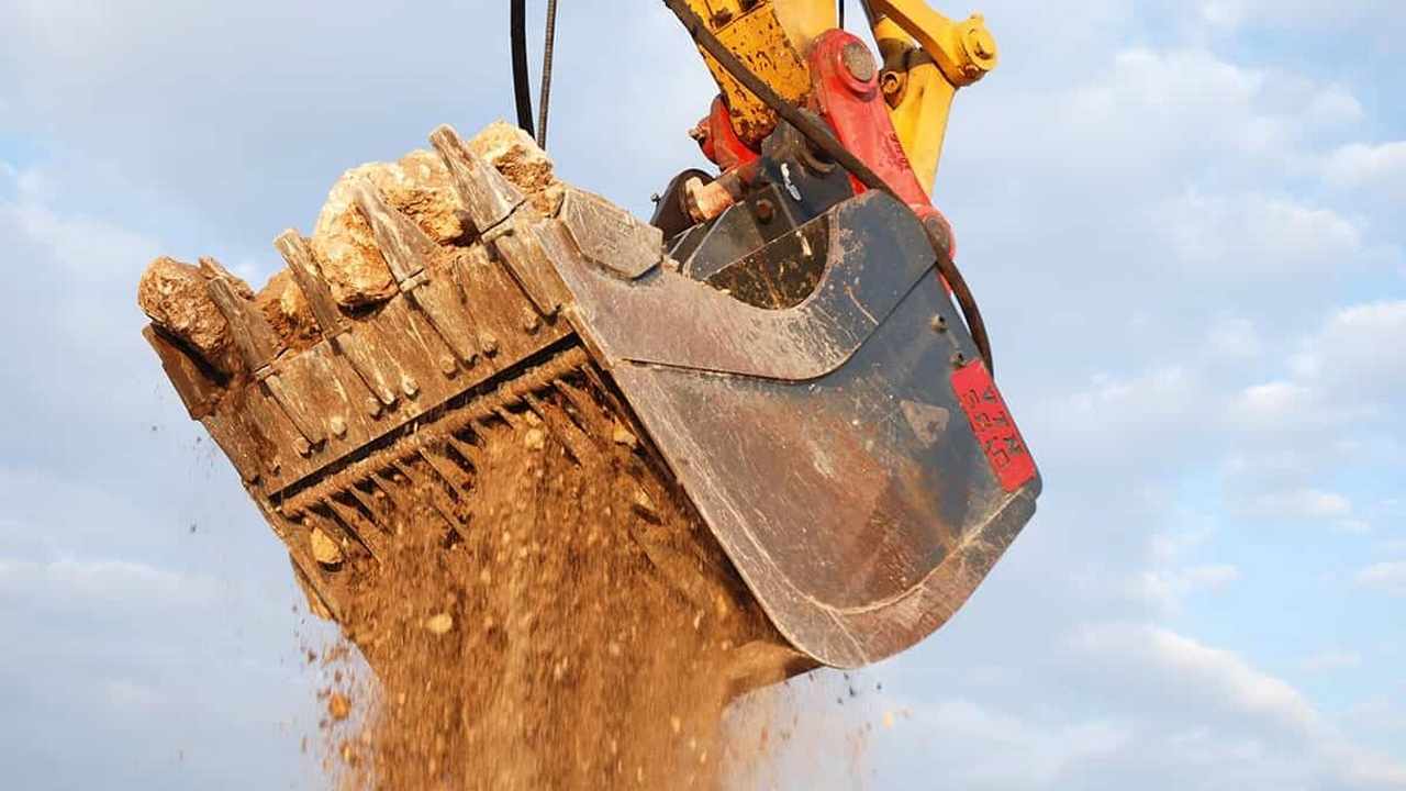 Курскими силовиками задержан житель Липецка, который "продавал" ковш для экскаватора