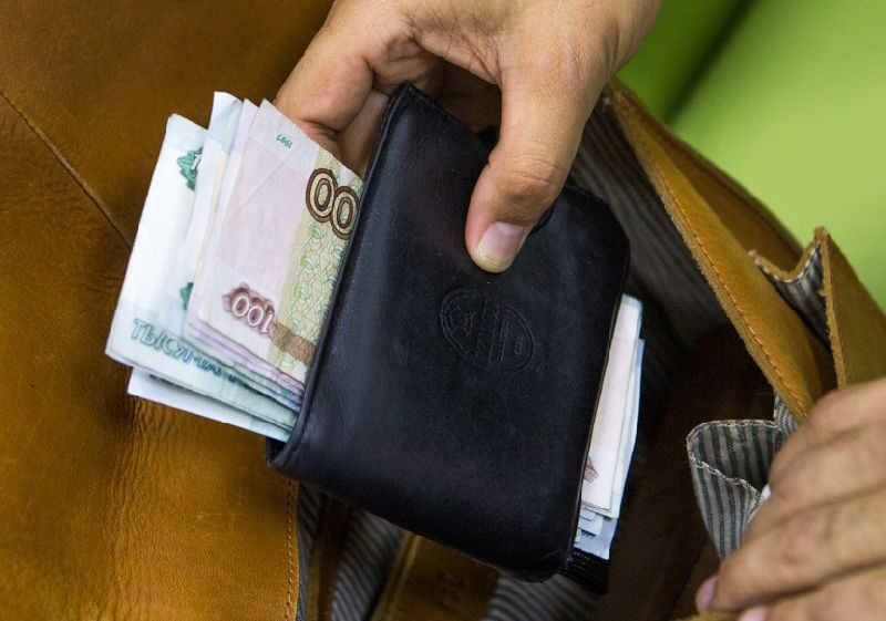 За выходные 11 курян поверили мошенникам и лишились денег