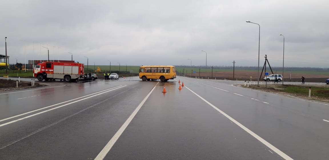 В Курской области в ДТП попал школьный автобус с детьми и учителем | 0