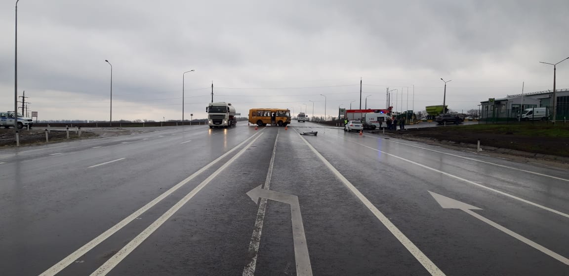 В Курской области в ДТП попал школьный автобус с детьми и учителем | 2