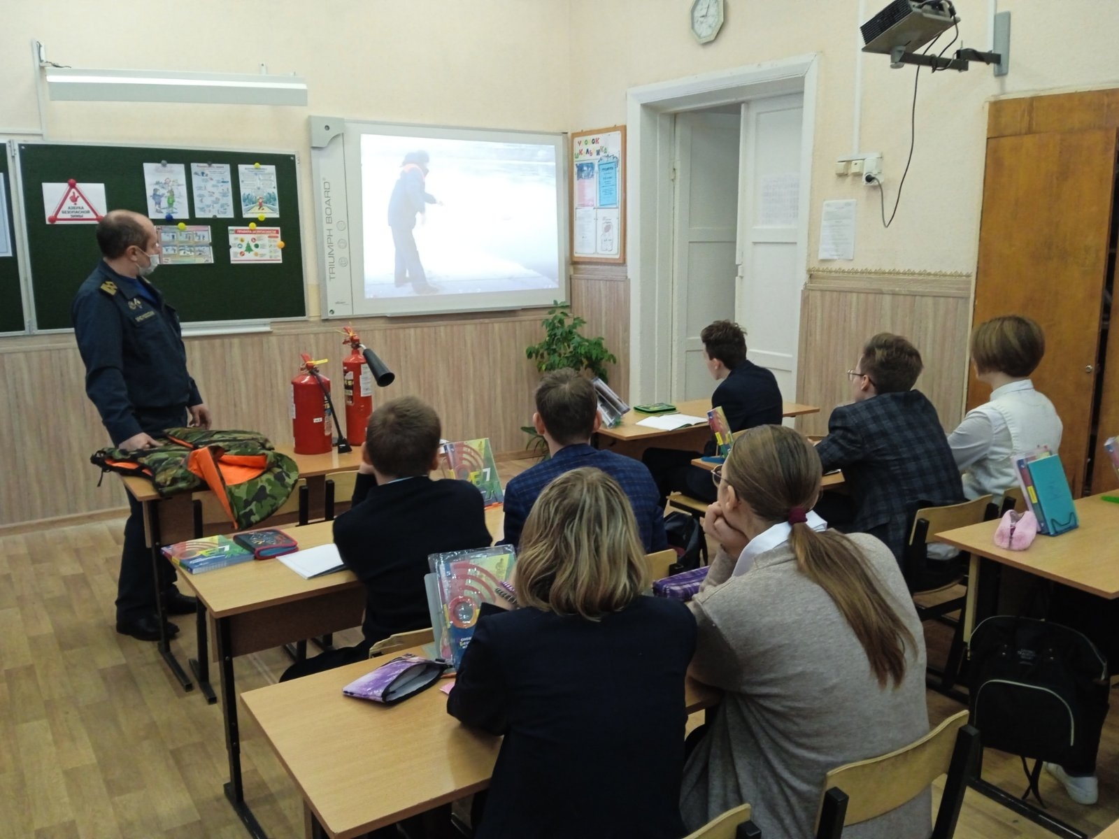 Курян предупреждают о пожарной безопасности в предновогодний период