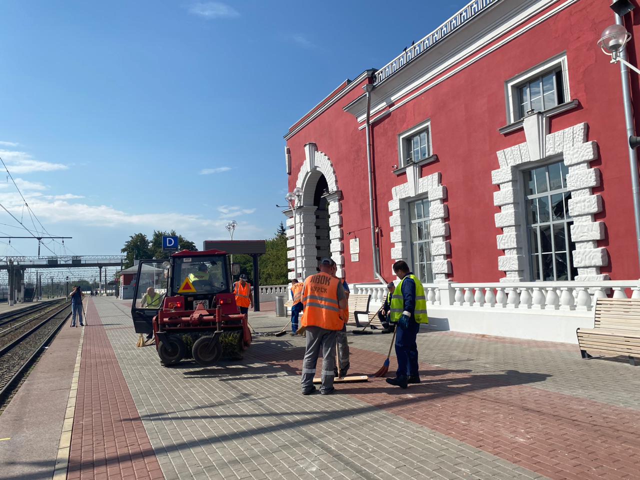 Съёмочная группа ГТРК Курск работает на курском железнодорожном