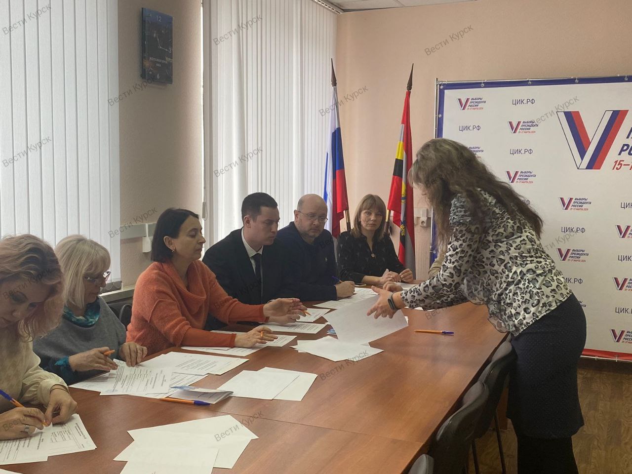 В Курске проходит жеребьёвка по распределению бесплатного эфирного времени между кандидатами на должность Президента РФ