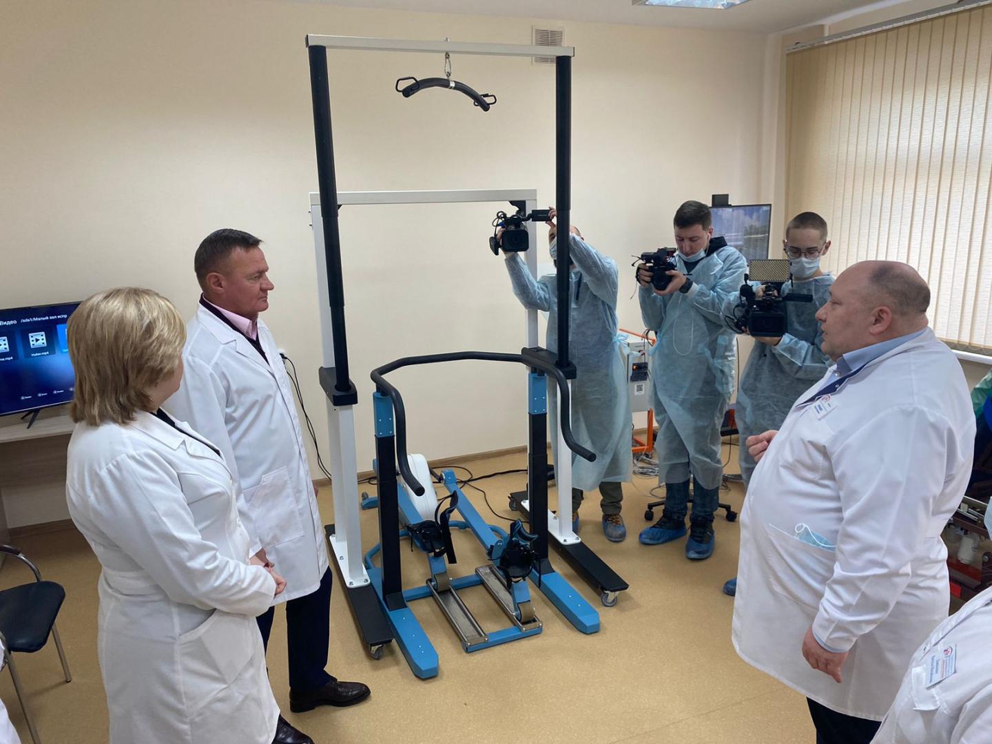 Роман Старовойт осмотрел Центр медицинской реабилитации на базе Курской ОМКБ