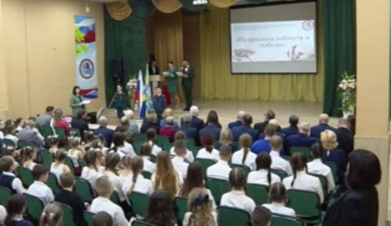 В курской школе прошла встреча с ветеранами авиации