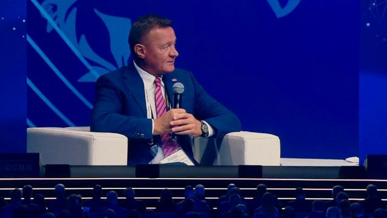 Роман Старовойт представил достижения Курской области на выставке "Россия"