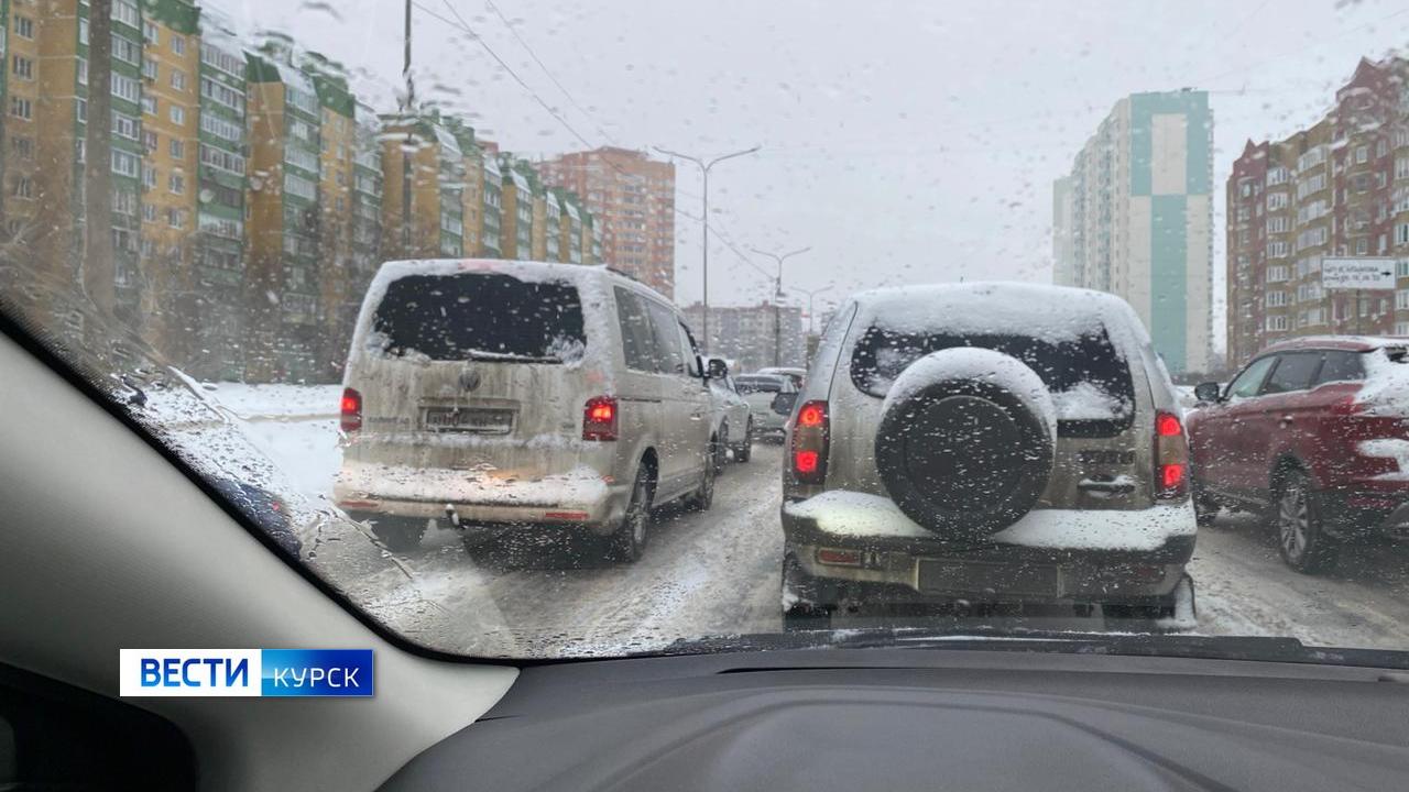 Пробки в центре Курска затрудняют движение общественного транспорта