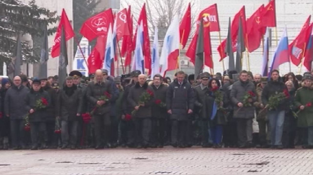 В Курске почтили память защитников Отечества на мемориале павшим в годы ВОВ