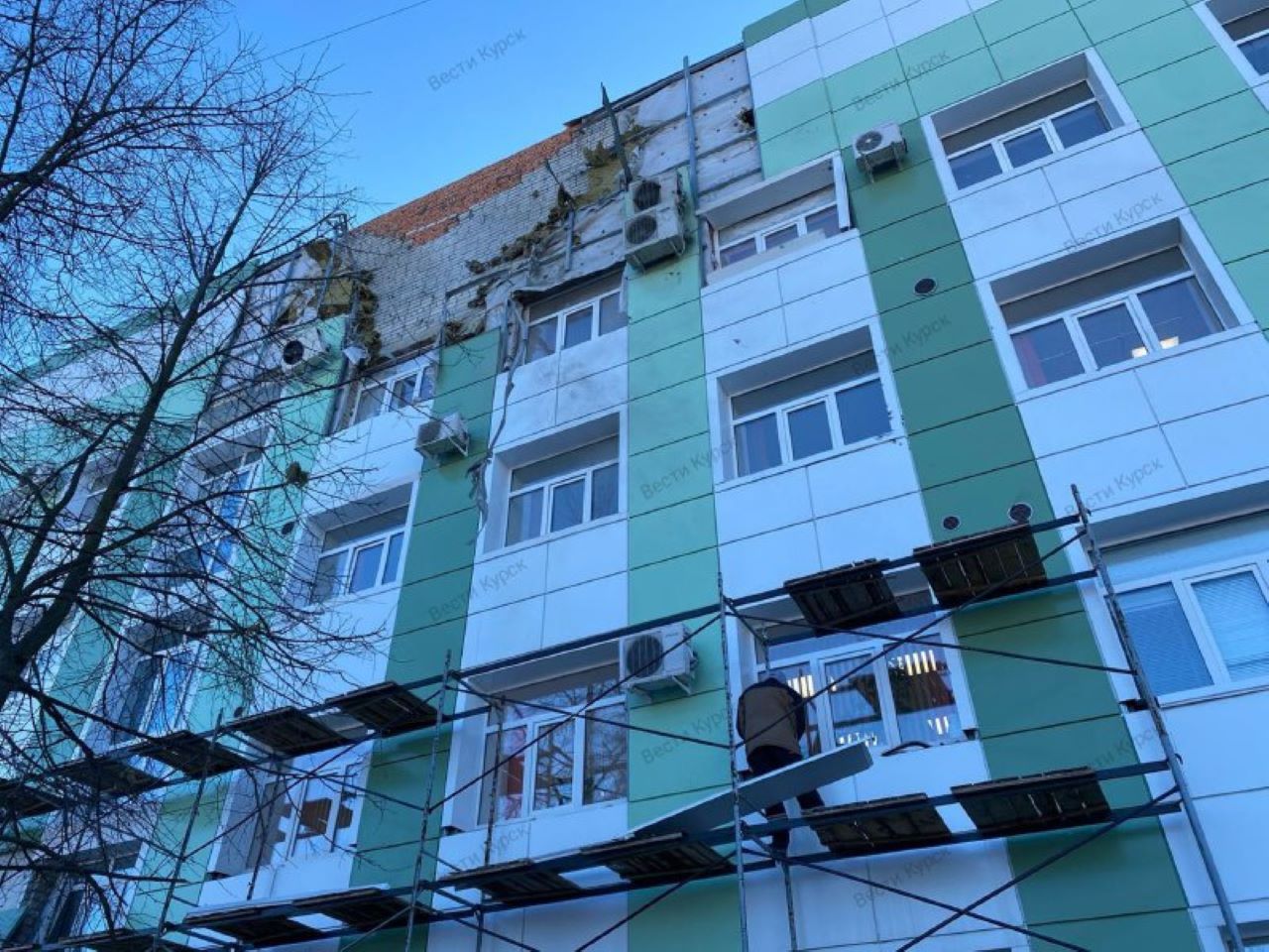 В Курске 6-ая поликлиника, пострадавшая от падения БПЛА ВСУ, работает в штатном режиме