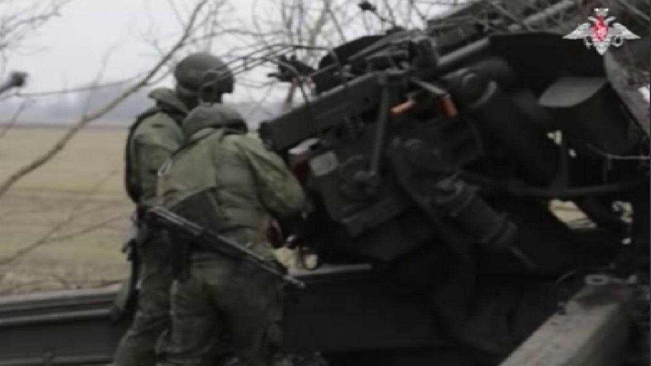 Российские военнослужащие награждены за оборону Тёткино Курской области