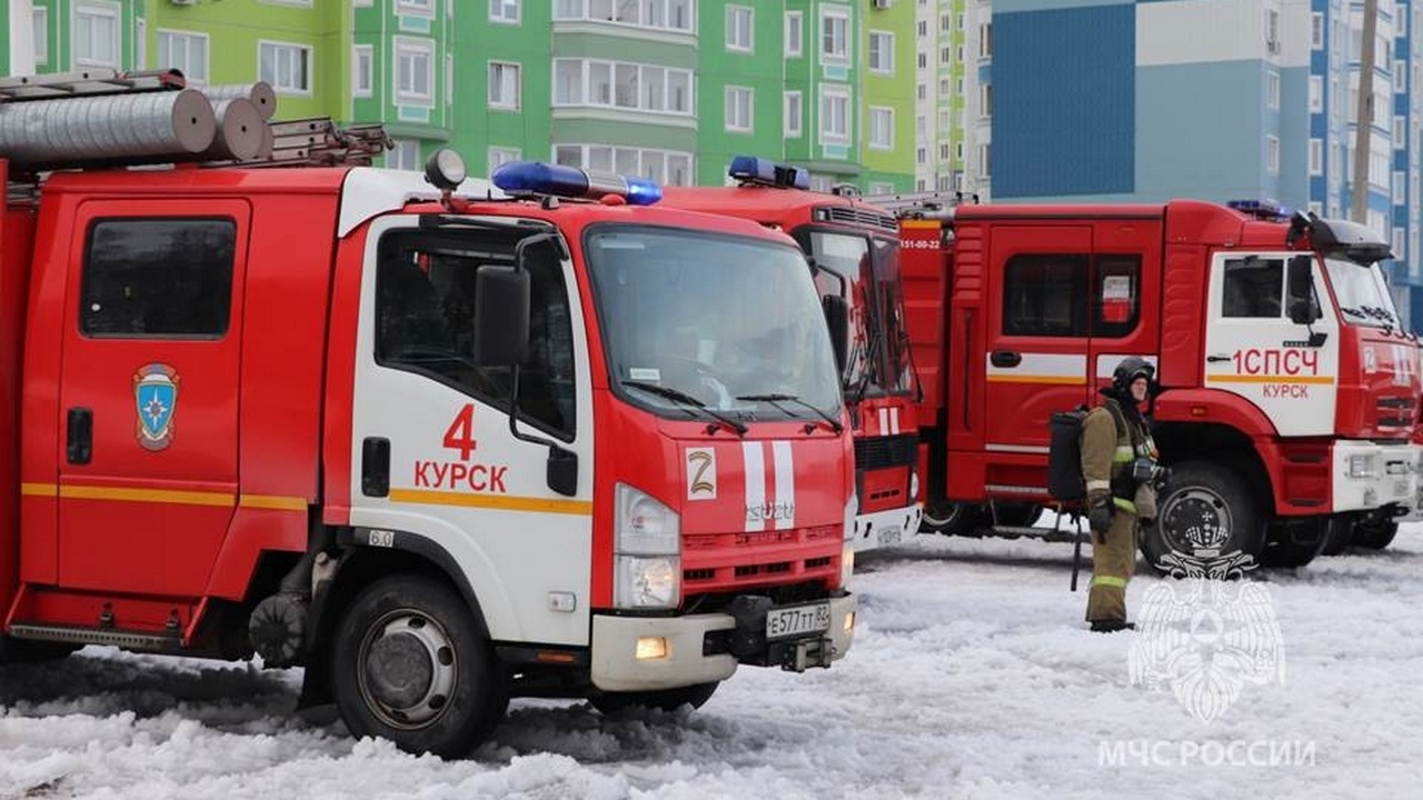 В Курске загорелось строящееся здание на улице Энгельса