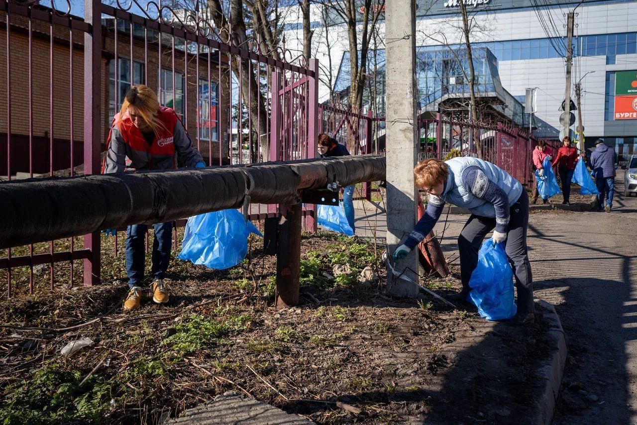 В Курске стартовал общегородской субботник