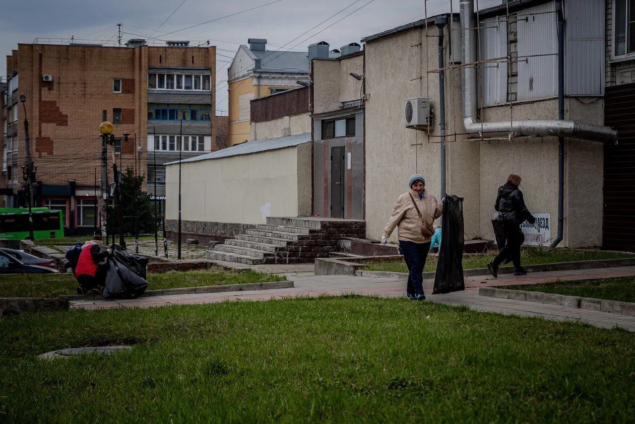 В Курске проходит второй общегородской субботник