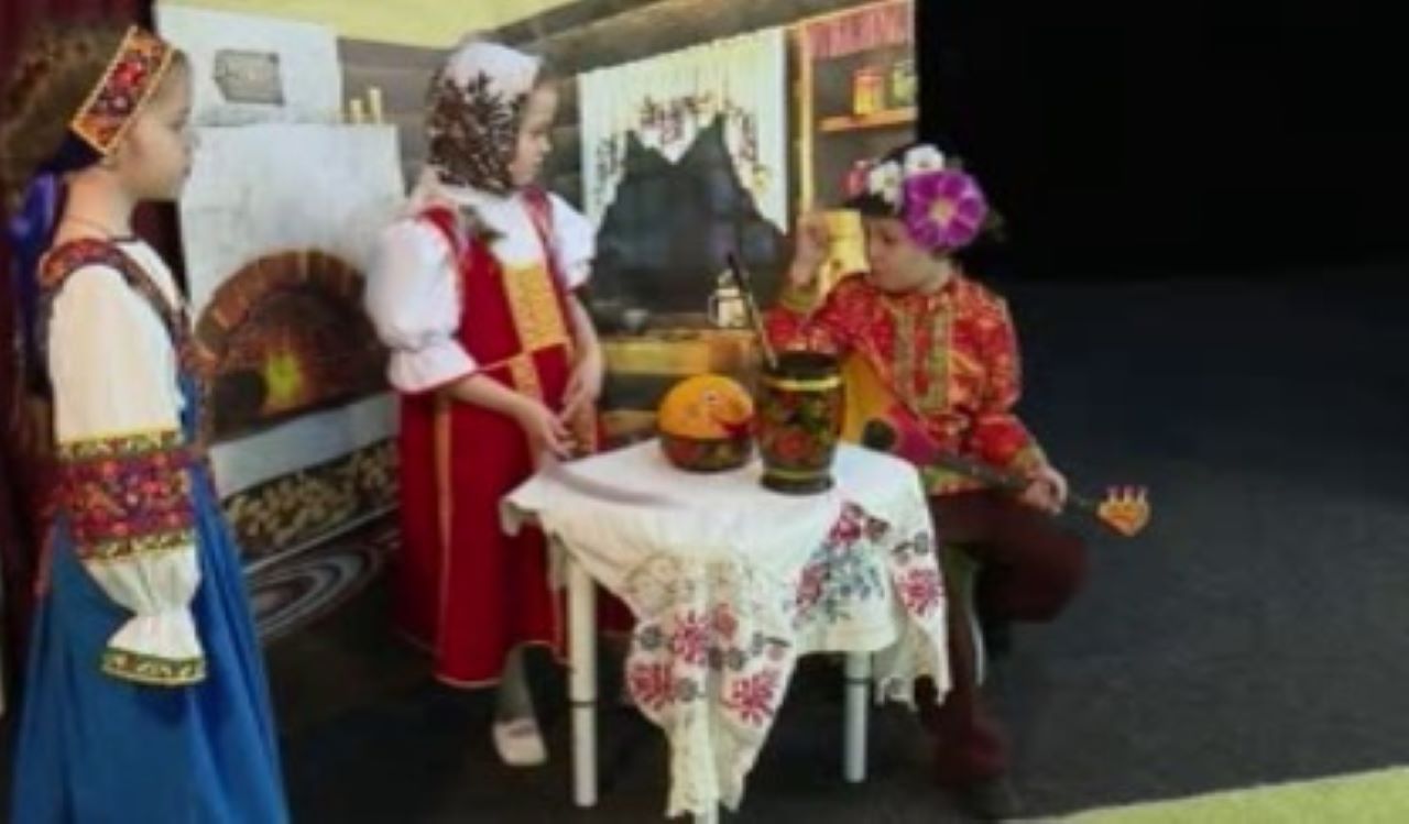 Курский театр кукол провел очередной конкурс "Первоцвет"