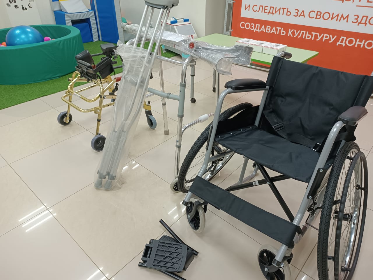 Курянам предлагают бесплатно в прокат технические средства реабилитации
