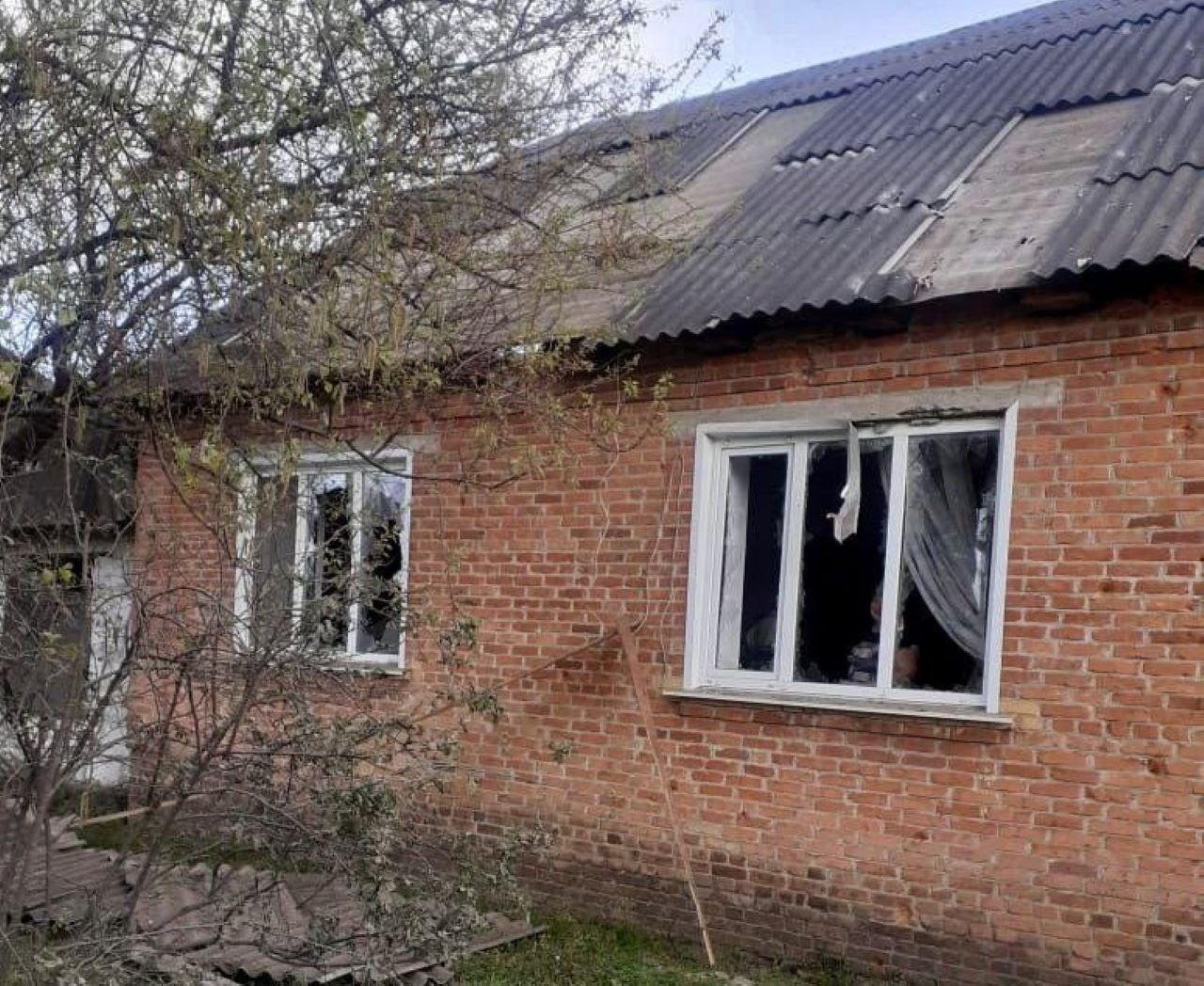 Жительница Тёткино получила ранения при обстреле ВСУ | ГТРК «Курск» Жительница Тёткино получила ранения при обстреле ВСУ