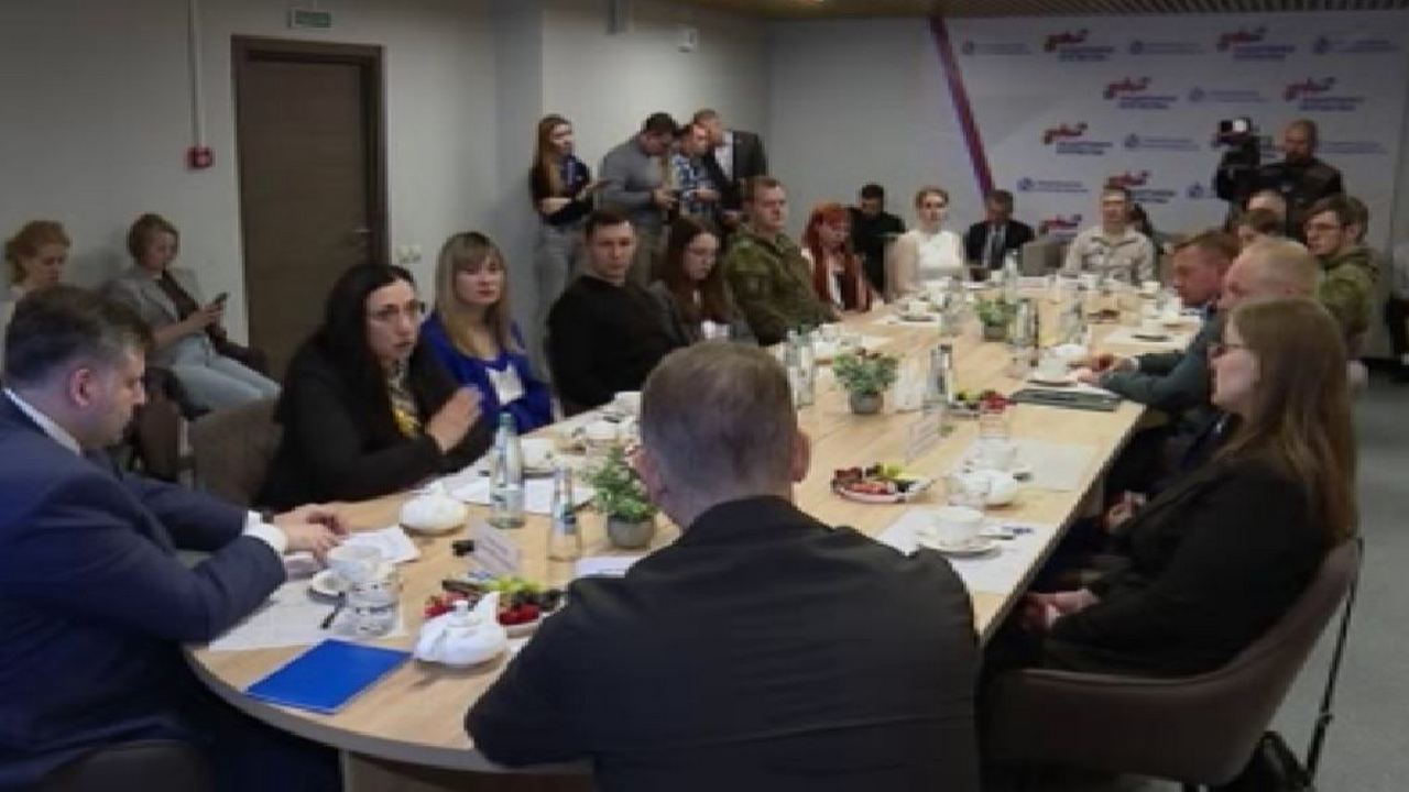 Роман Старовойт встретился с ветеранами СВО и их женами