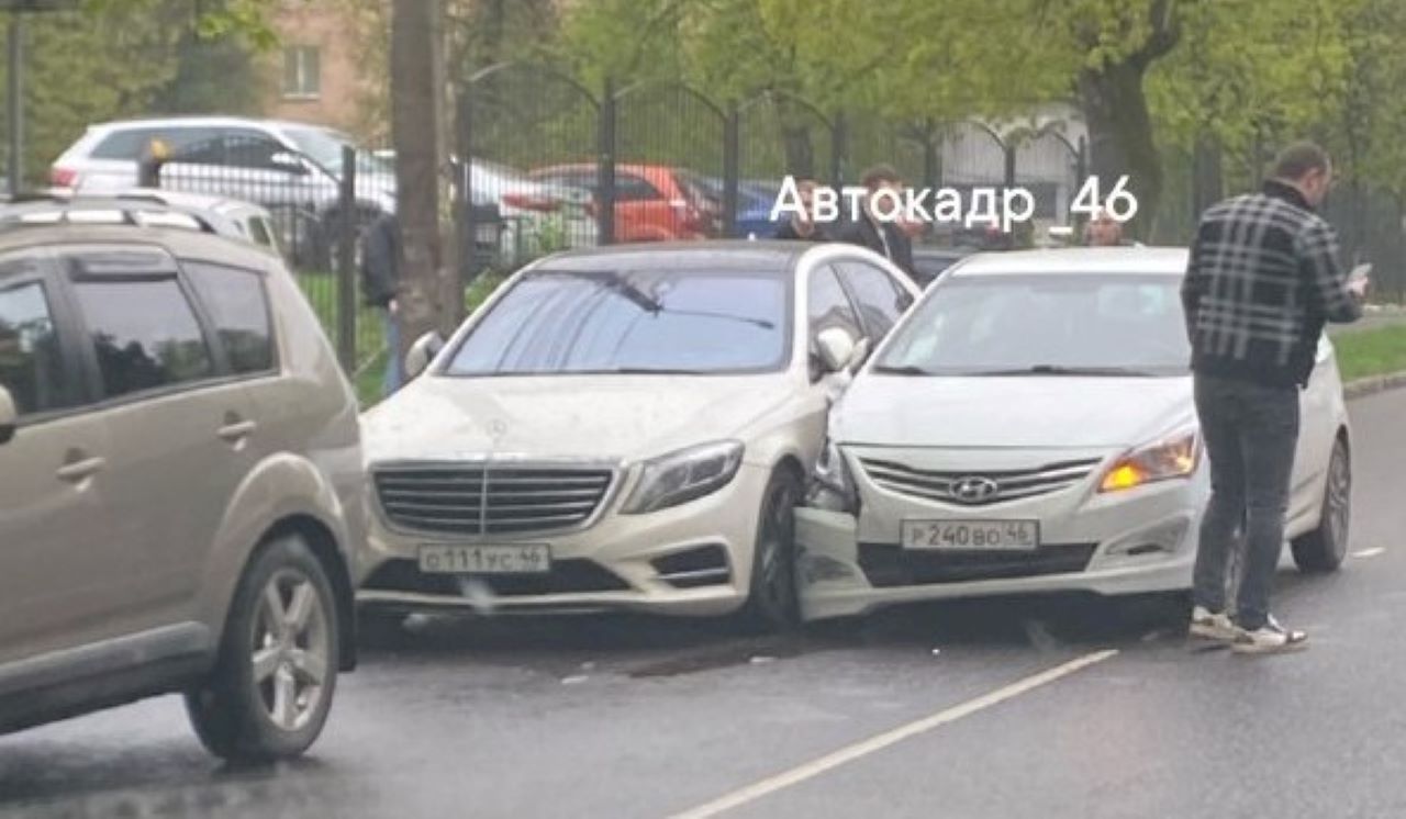 Утро 18 апреля началось в Курске с ДТП в разных районах города
