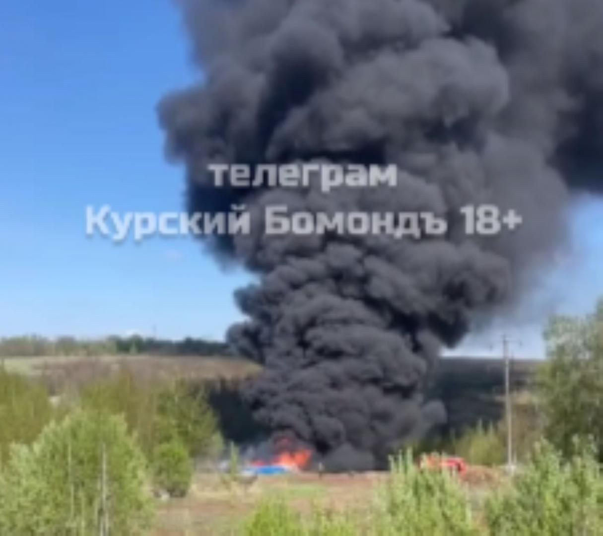 В Курске горят пластиковые трубы на проспекте Дериглазова