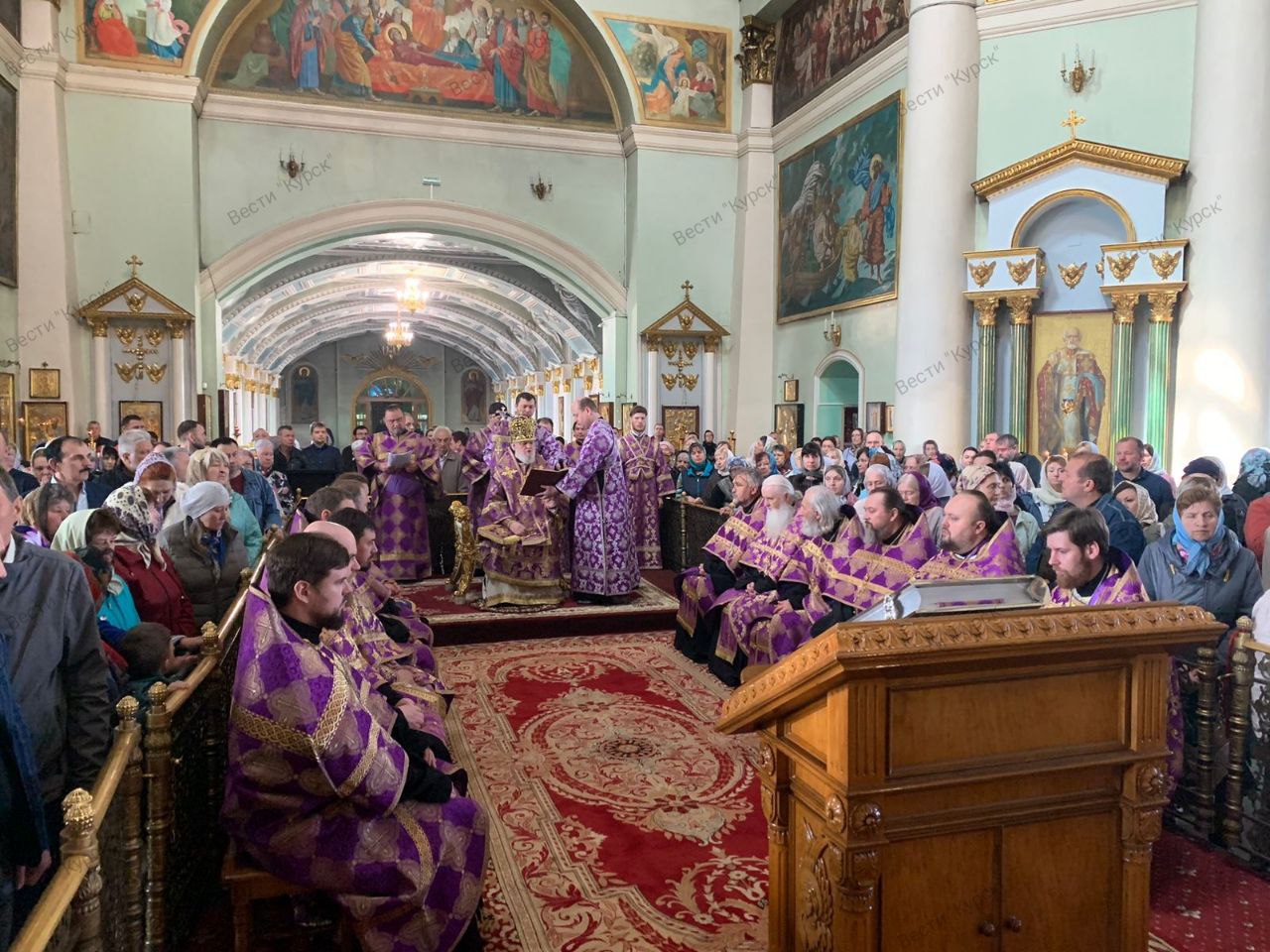 В Курске православные христиане отмечают Великий Четверг