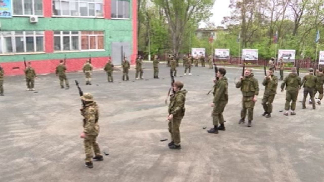 Около двух тысяч юных курян прошли военную подготовку на базе ДОСААФ