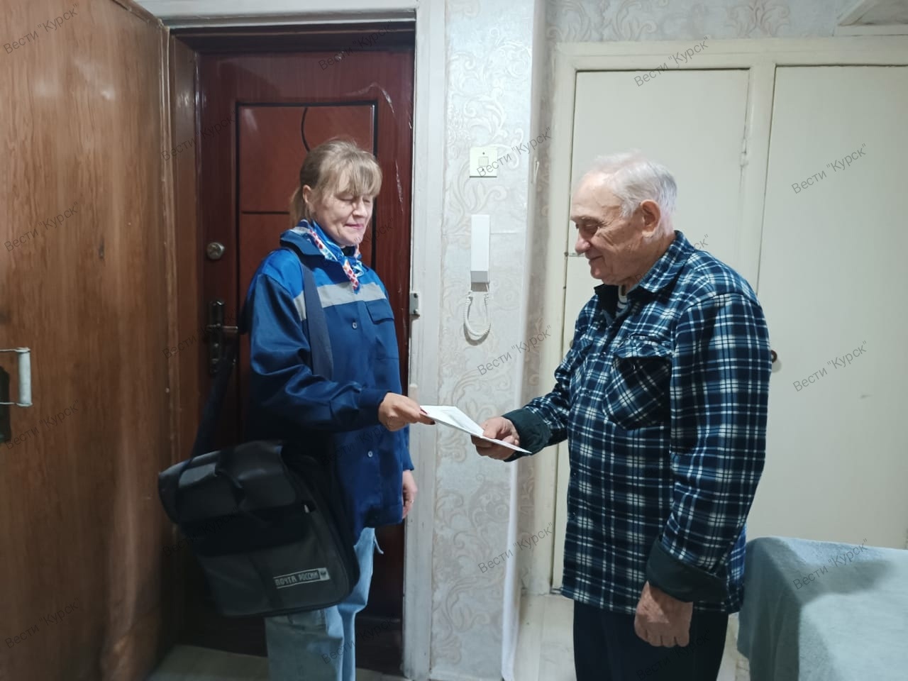 В Курске труженик тыла Виктор Шатохин получил поздравление с 9 мая от Президента