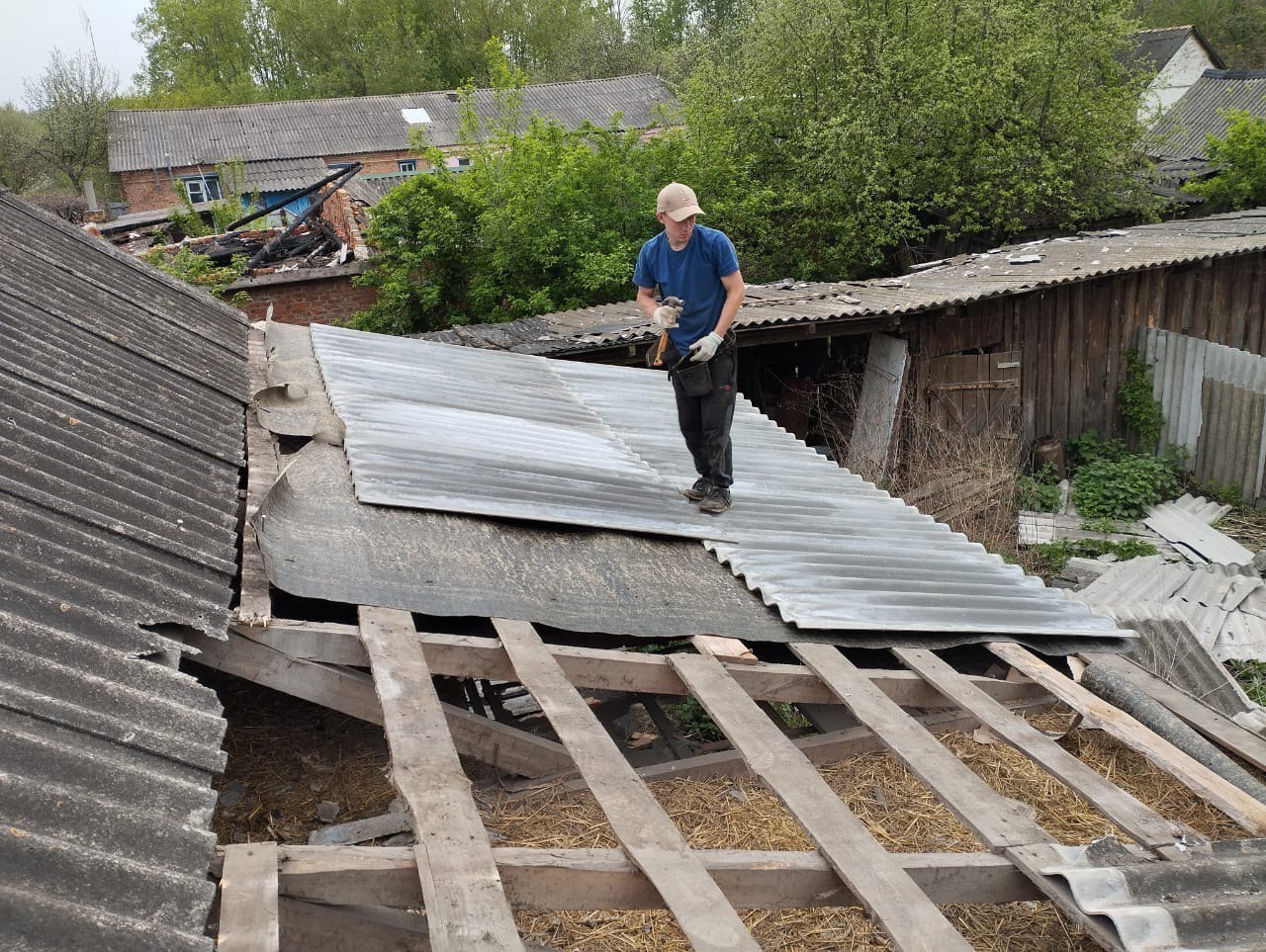 В Курской области за апрель отремонтировали 128 объектов после ударов ВСУ