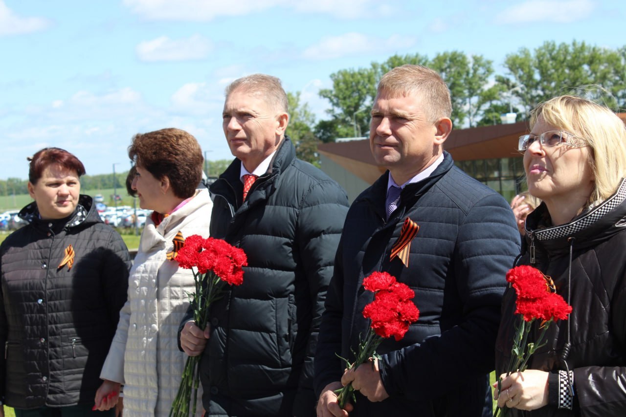 Заместители губернатора Курской области поздравили ветеранов с Днём Победы