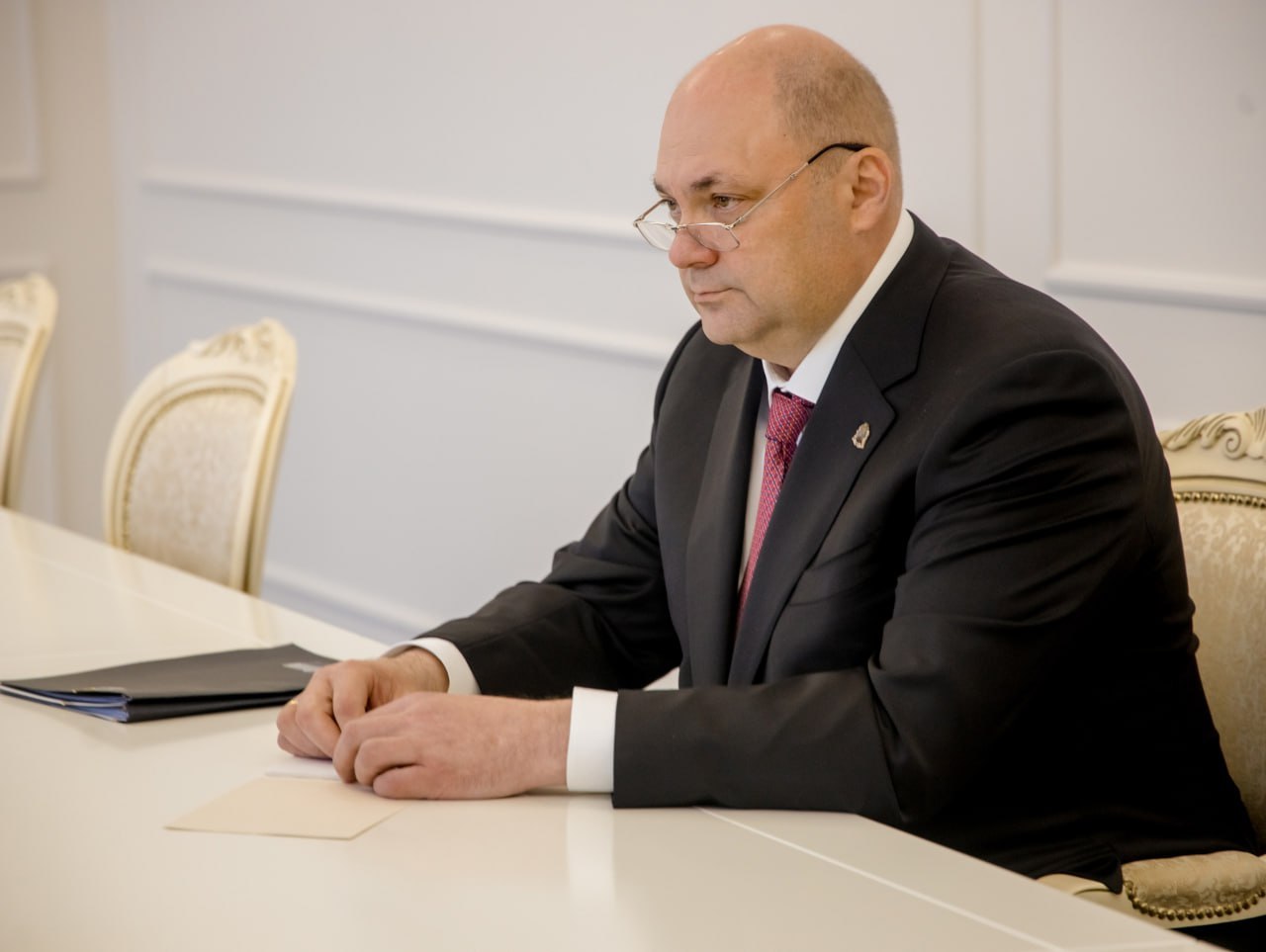 Врио губернатора Алексей Смирнов обсудил меры по обеспечению безопасности курян