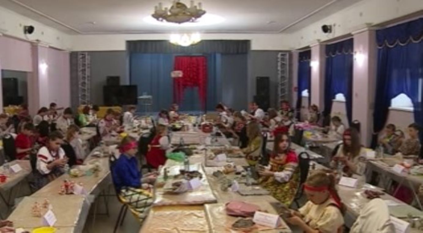 В Курске прошёл межрегиональный фестиваль "Заиграй, моя игрушечка!"