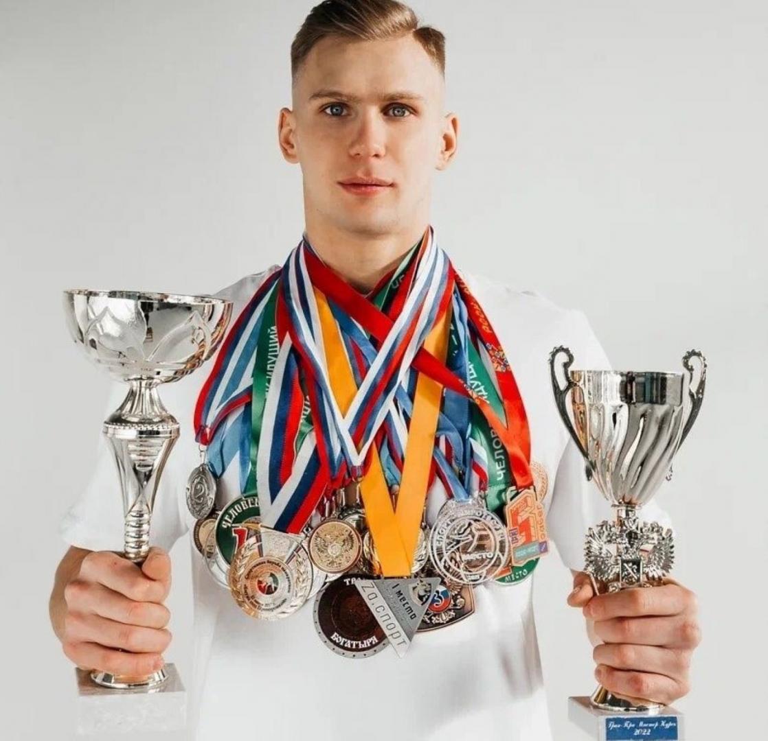 Курянин Михаил Лебедев завоевал титул «Мистер Вселенная»