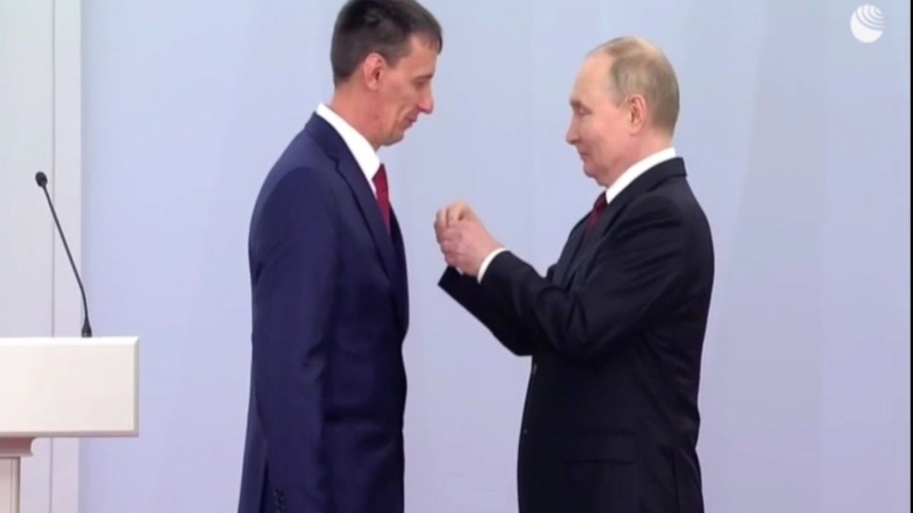 Владимир Путин наградил жителя Курской области медалью Героя Труда РФ