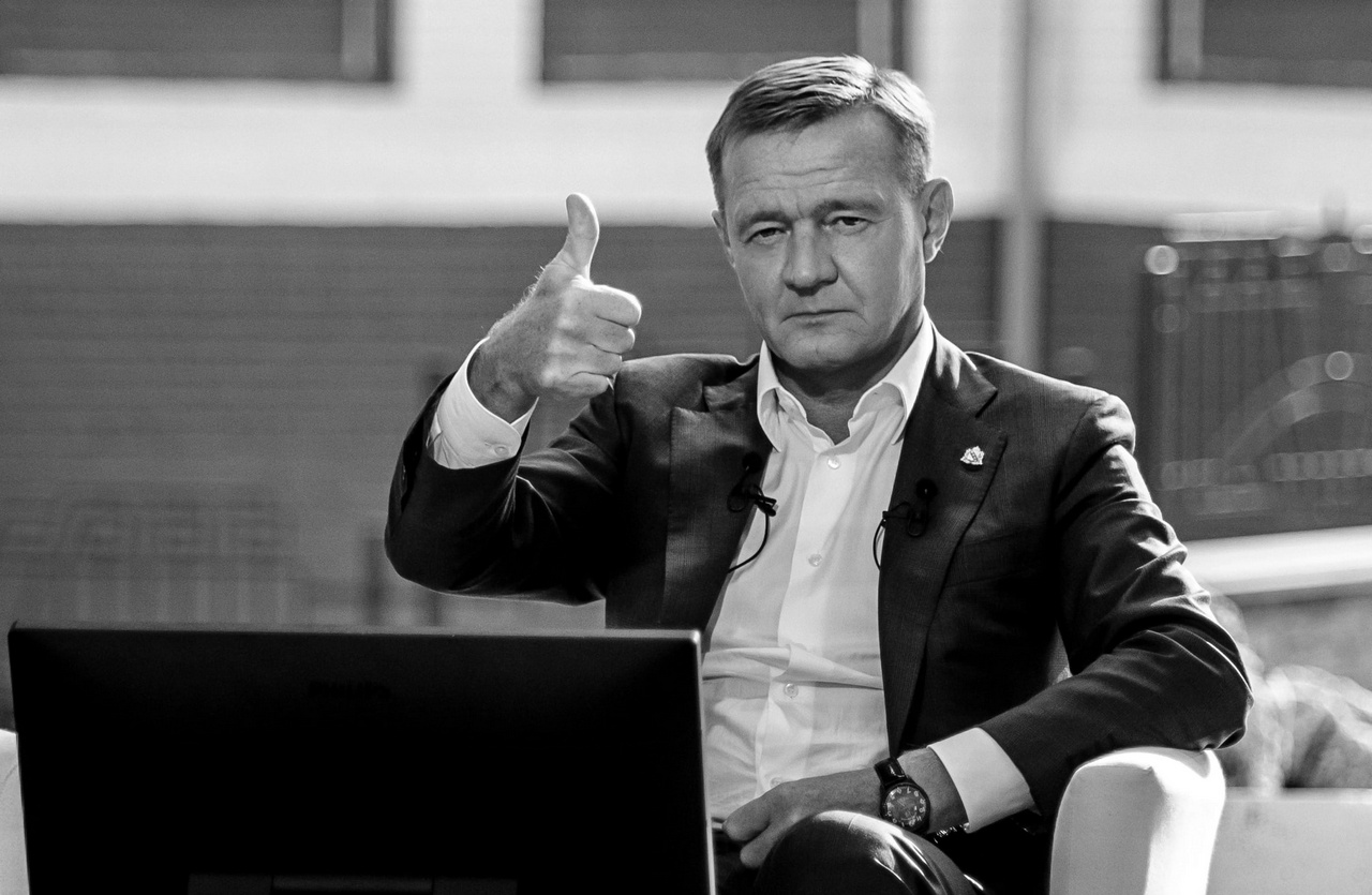 Роман Старовойт поздравил курян с 90-летием области