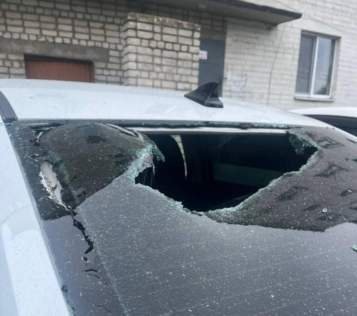 В Курске обследуют дома после падения обломков украинских БПЛА | ГТРК «Курск» В Курске обследуют дома после падения обломков украинских БПЛА