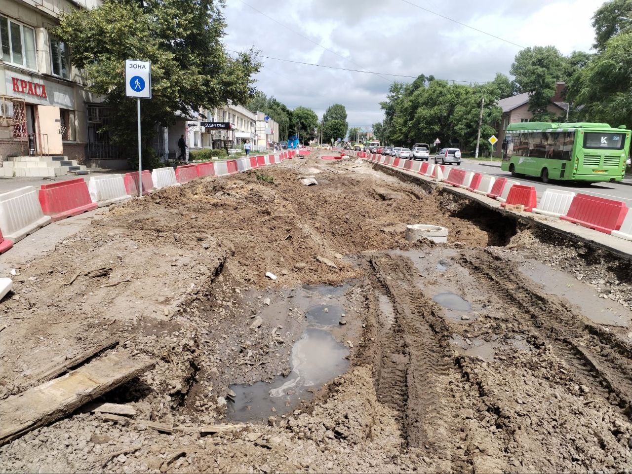 В Курске устранён засор на улице Дейнеки