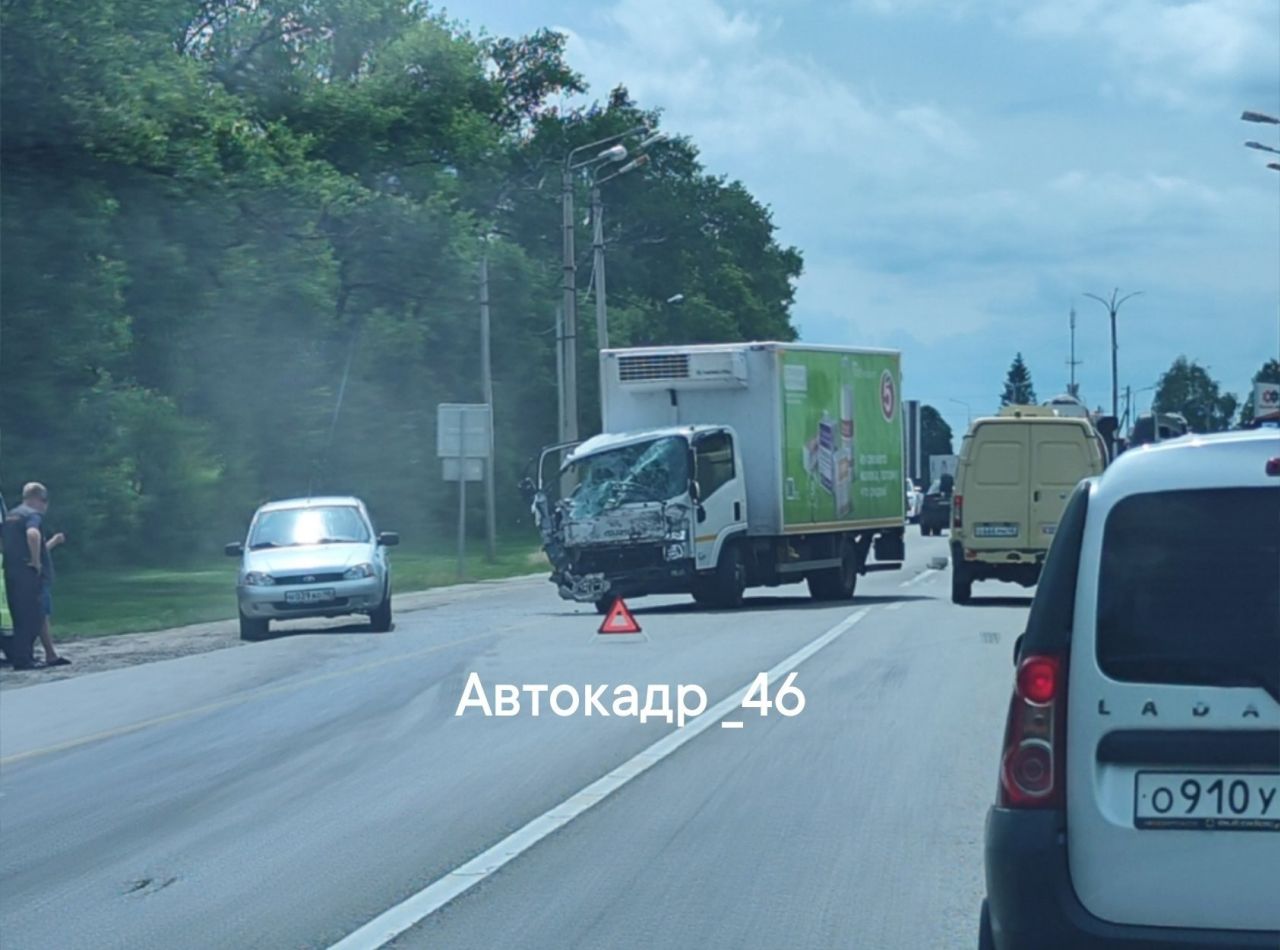 В Курской области фура попала в серьёзное ДТП