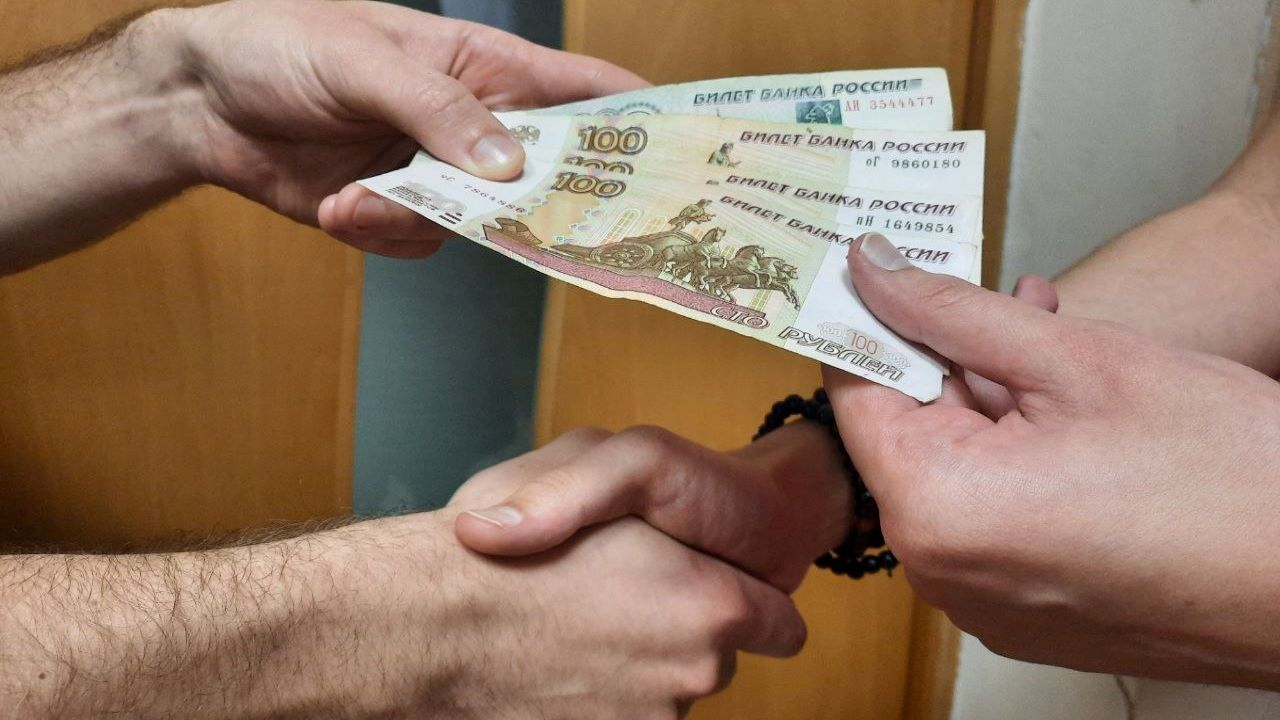 Курянина, перевозившего деньги для мошенников, ждёт колония