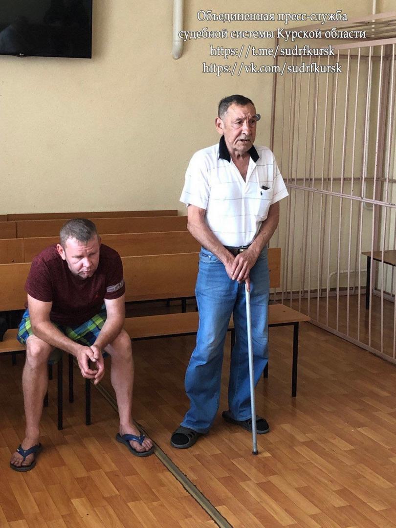 Пожилой житель Солнцево угнал автомобиль своего сына и въехал в забор