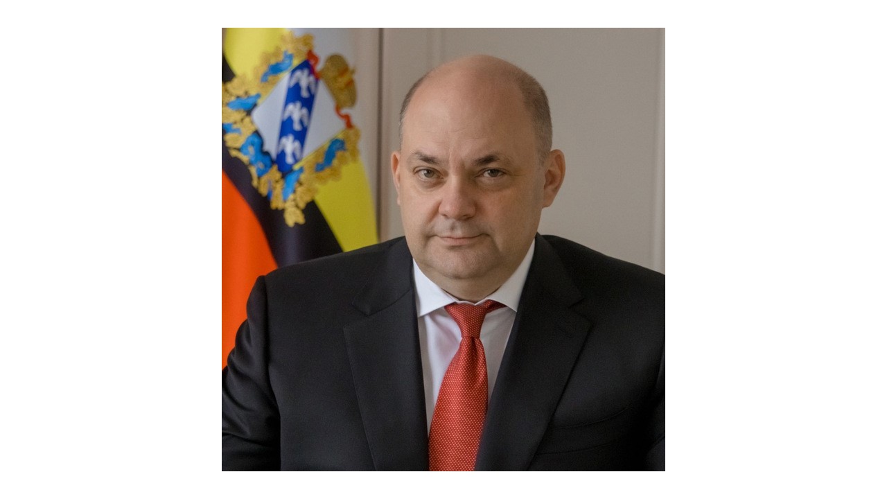 Алексей Смирнов представил документы для участия в выборах в Избирком Курской области | ГТРК «Курск» Алексей Смирнов представил документы для участия в выборах в Избирком Курской области