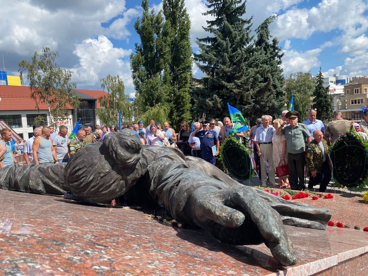 Никто, кроме них: в Курской области празднуют День ВДВ