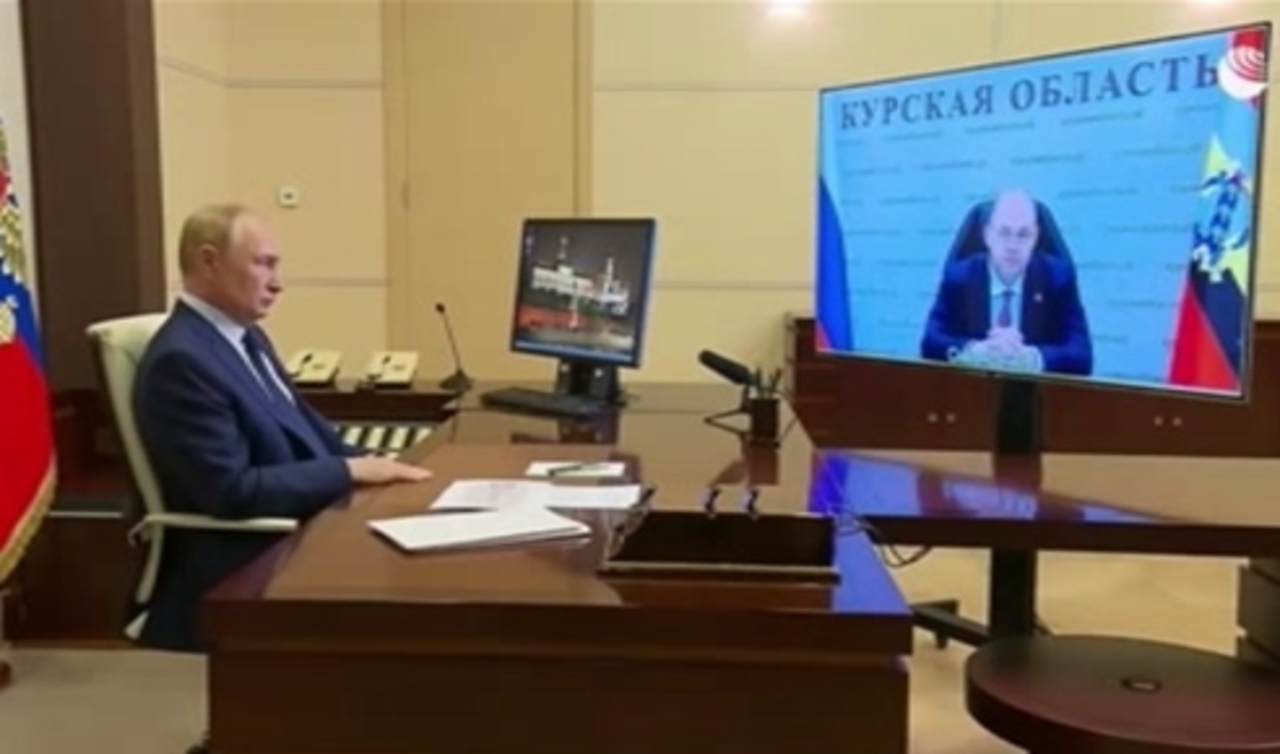 Президент РФ Владимир Путин объявил о разовой выплате в 10 тысяч рублей покинувшим дома курянам
