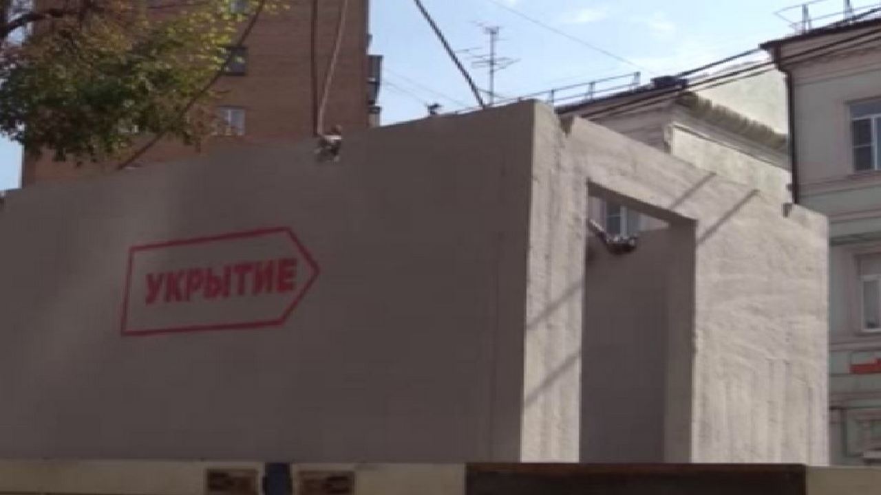 В Курске начали устанавливать модульные железобетонные укрытия