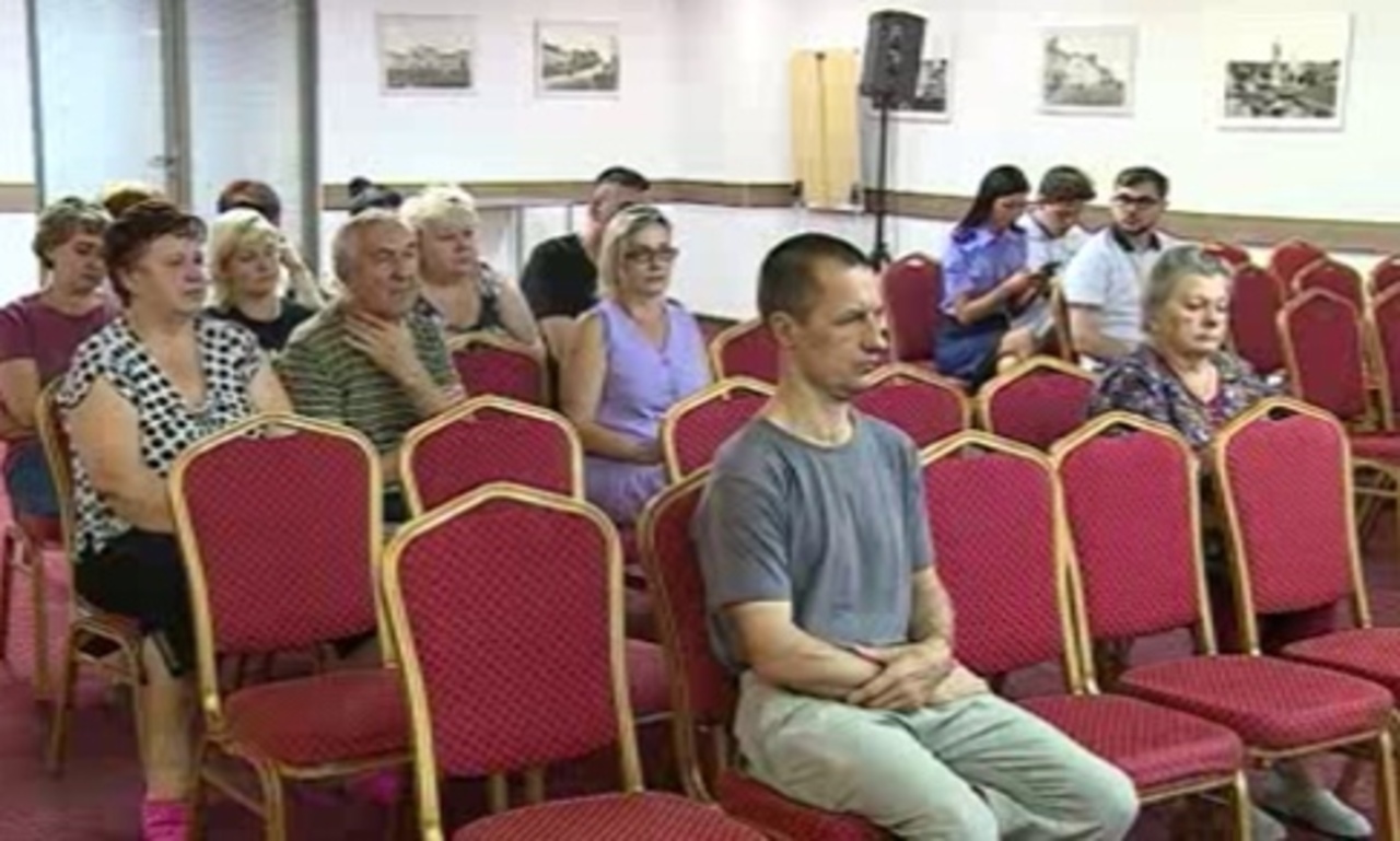 Руководитель регионального СК провел выездной личный прием граждан, эвакуированных в город Курск 