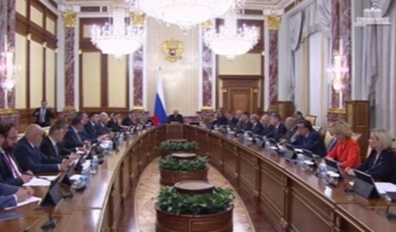 Правительство дополнительно направило 15,5 миллиардов рублей на поддержку жителей Курской области