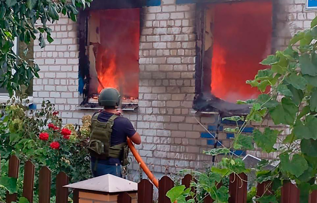 В Беловском районе Курской области из-за атаки БПЛА произошёл пожар