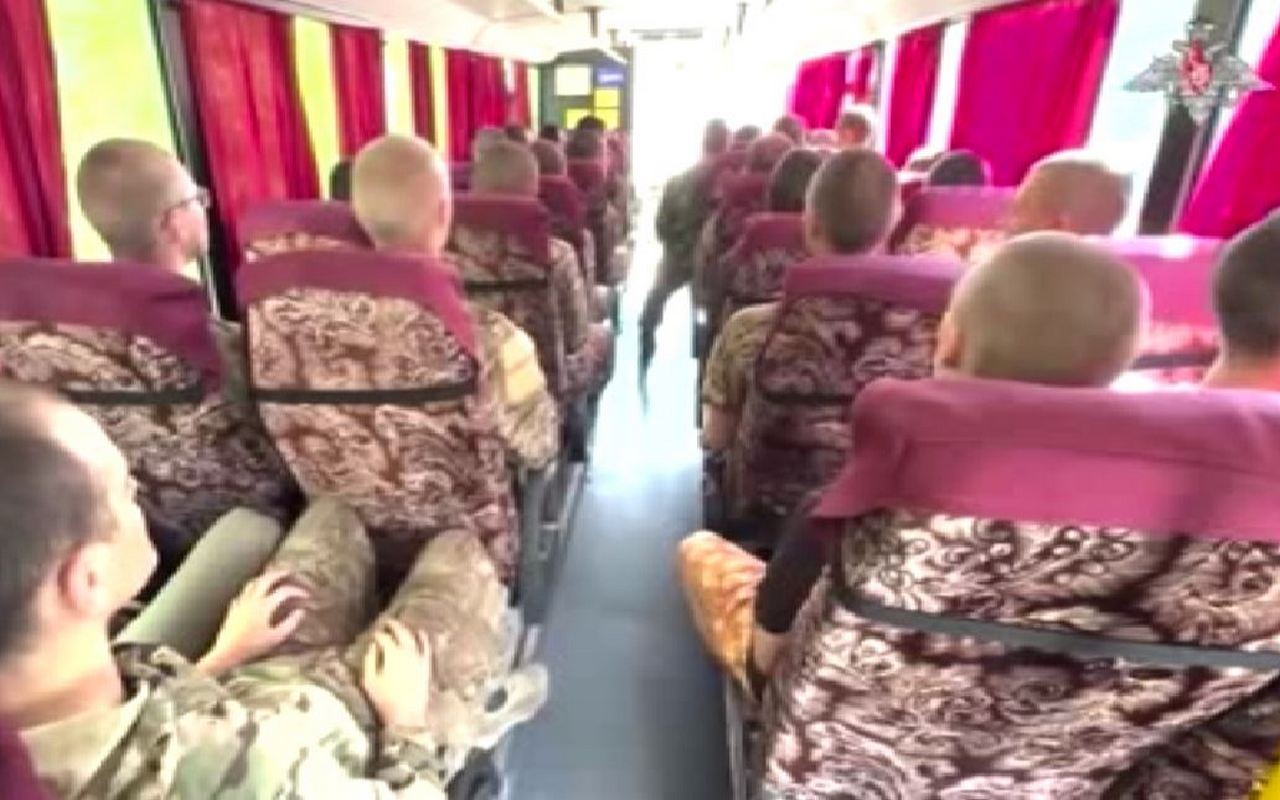 103 российских военнослужащих, захваченных в плен в Курской области, вернулись домой